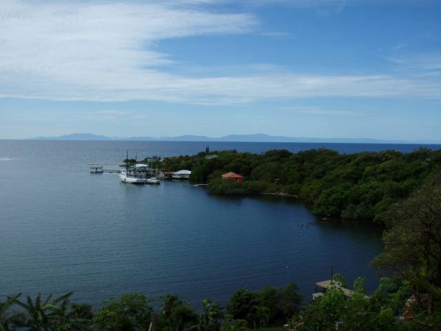 Pozemky u moře v Karibiku ROATAN