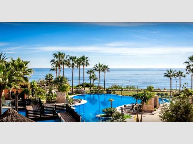 Plážový moderní apartmán v 5* rezortu a v blízkosti golfu, Marbella West
