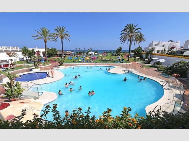 Moderní apartmán u pláže s výhledem na moře v Marbella, Španělsko