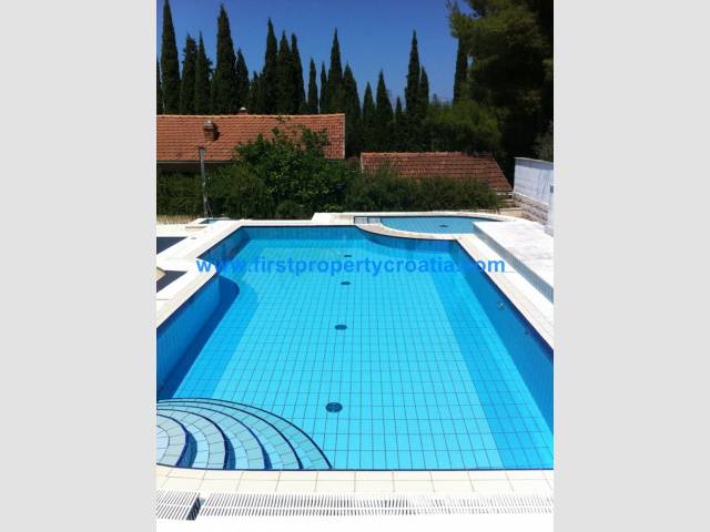 Family Villa With Swimming Pool, Island Brac