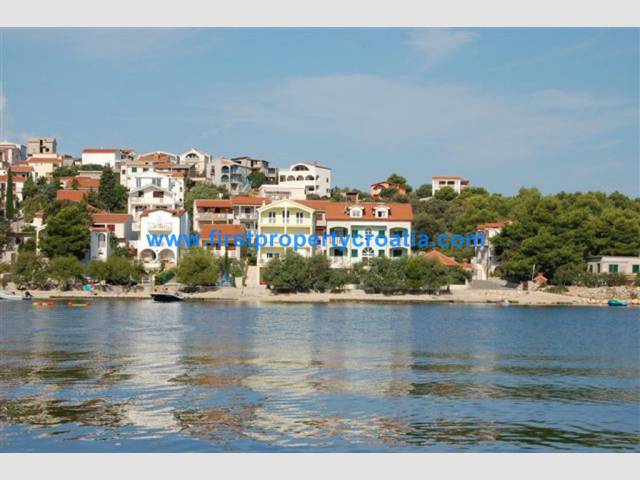 Six Bedroom House In Rogoznica