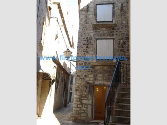 Character Property, Trogir Old Town